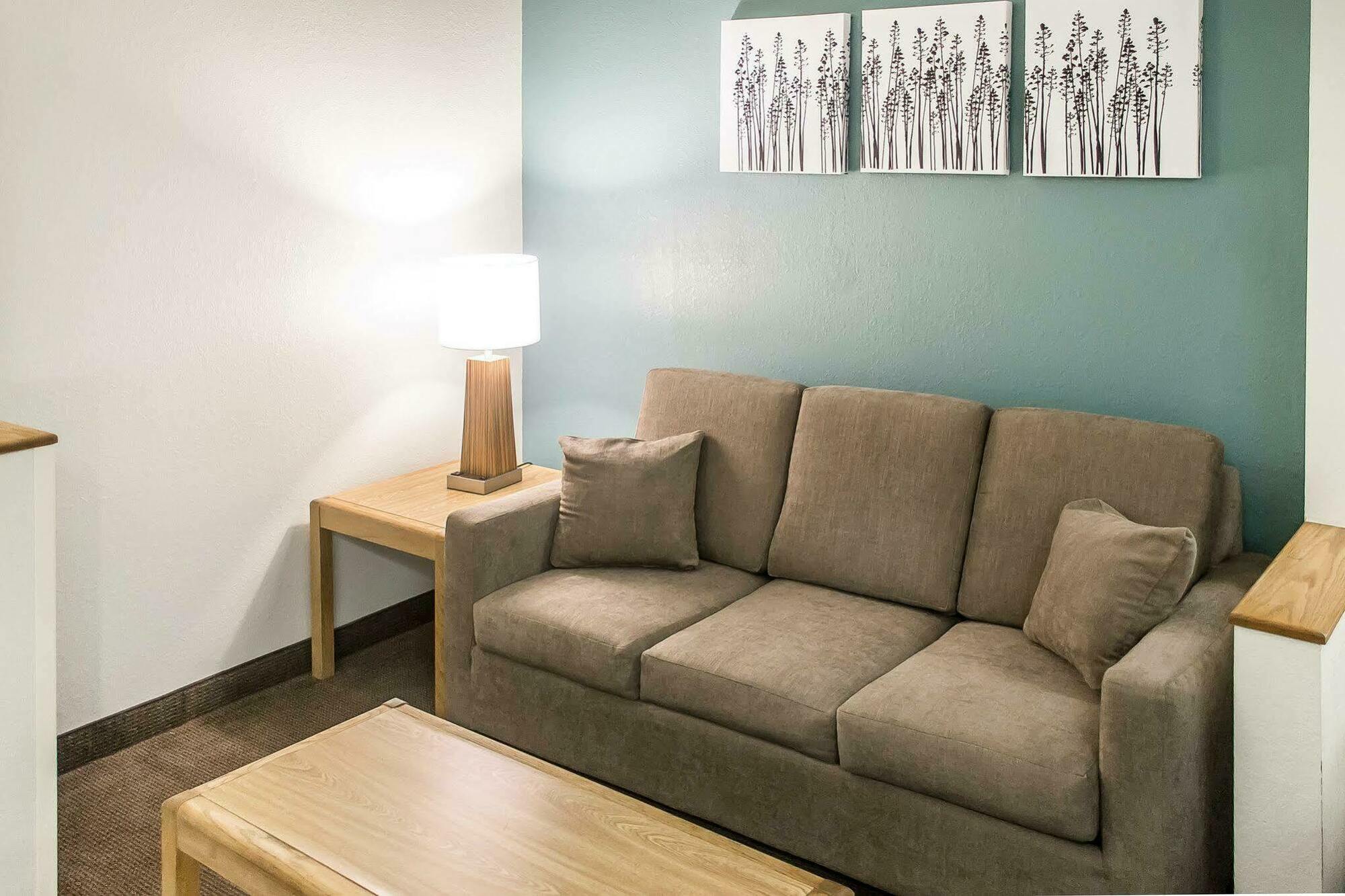 Hotel Sleep & Port Clinton